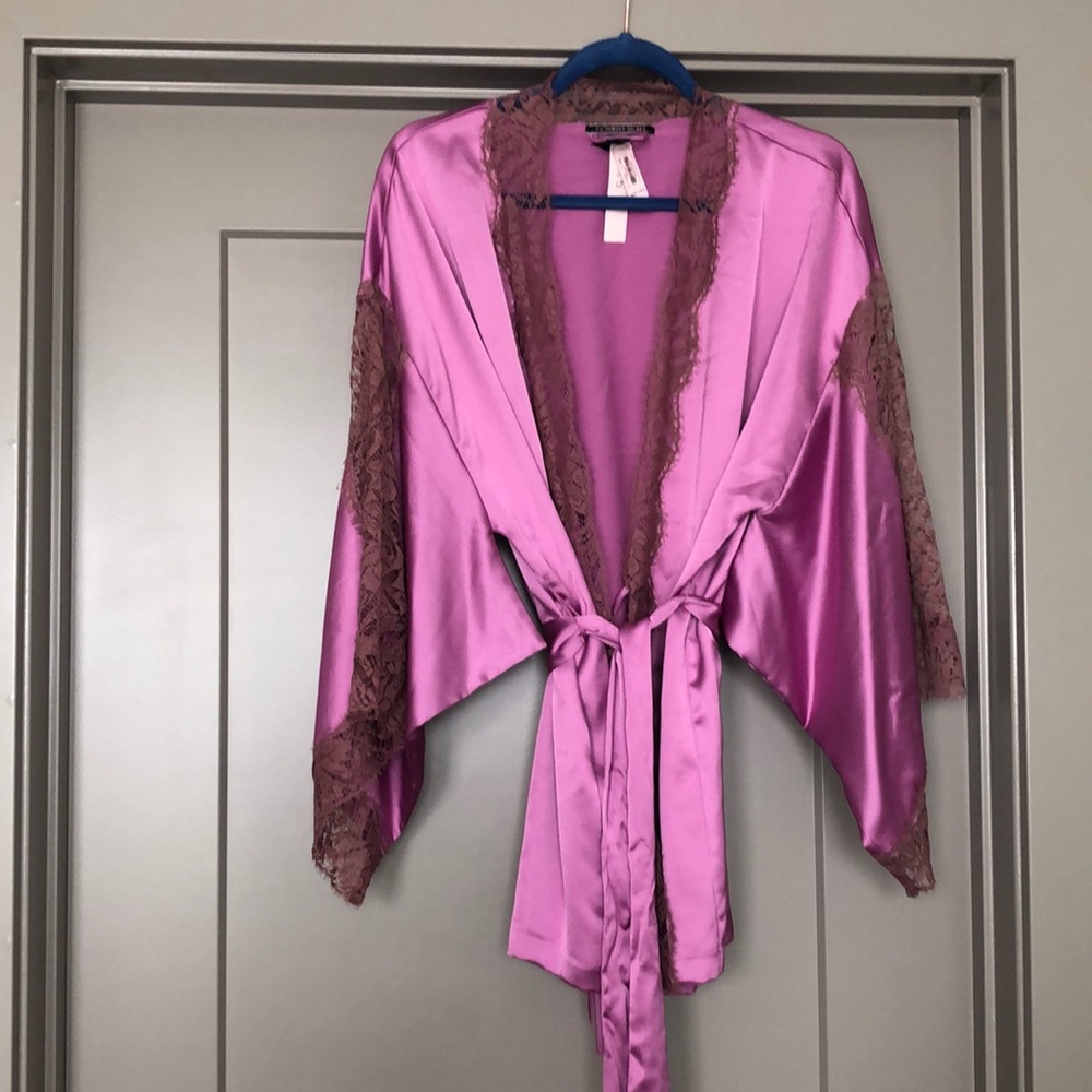 Victoria’s Secret Silky Lace Kimono Robe
